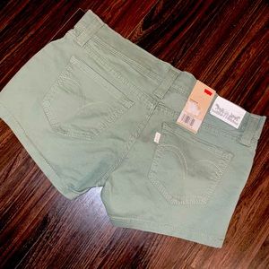 Levi’s shorts